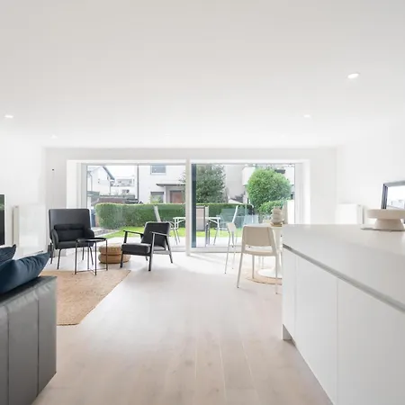 Black & White Rozna Dolina Apartma *