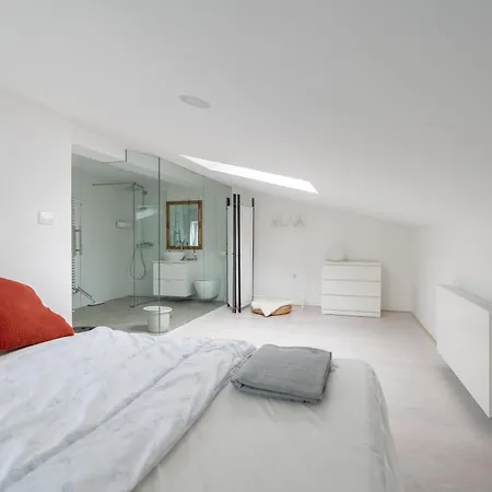 Black & White Rozna Dolina * 류블랴나