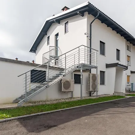 아파트 Black & White Rozna Dolina *